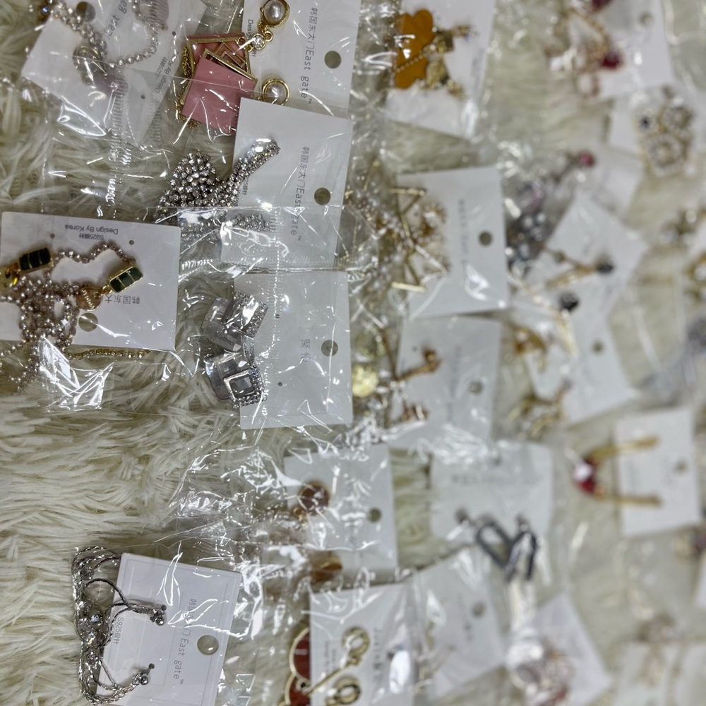 Lot of 42 pairs earrings brand new